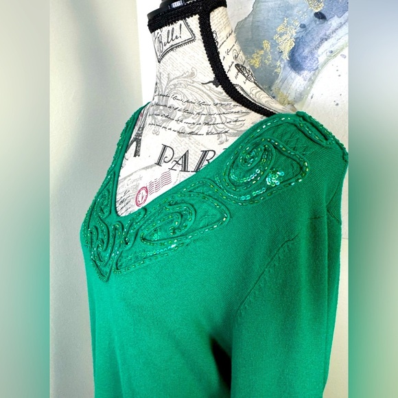 Reba Vibrant Green Sweater with Embroidery & beading at Neckline size Large - Picture 3 of 11